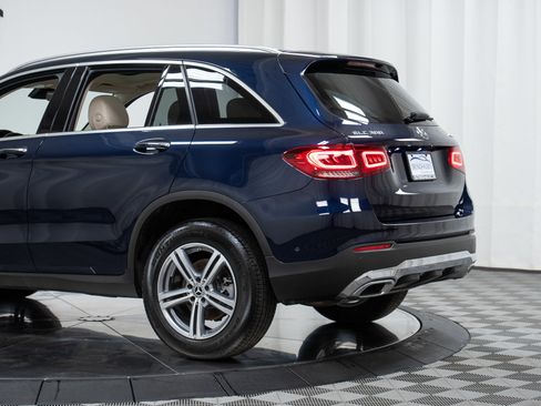 Certified 2022 Mercedes-Benz GLC 300 4MATIC w/ Premium Package Lite image 29