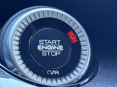 Used 2024 Jeep Wagoneer w/ Premium Group I image 7