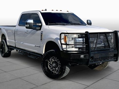 Used 2019 Ford F350 Lariat w/ Lariat Ultimate Package image 3