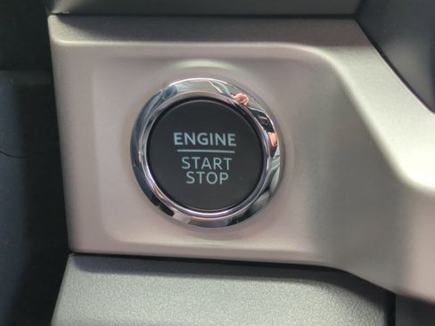 New 2025 Ford F250 XLT w/ Black Appearance Package image 30