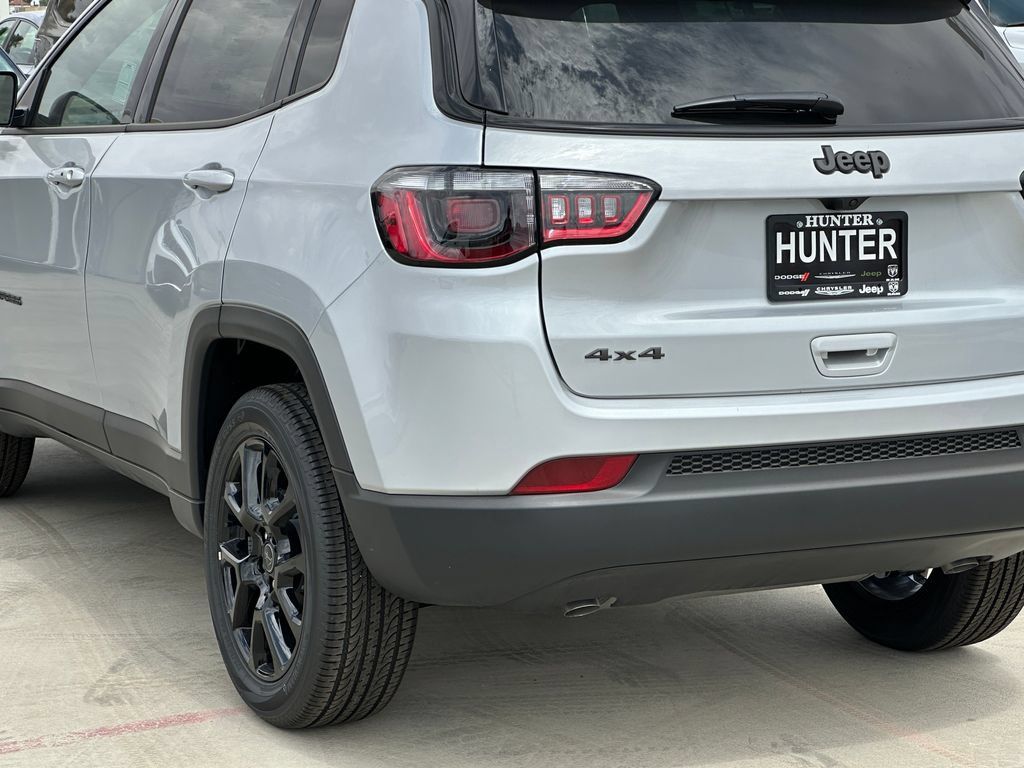 New 2026 Jeep Compass Latitude AWD/4WD image 5