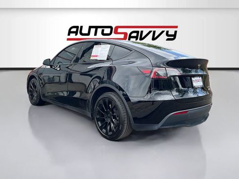 Used 2024 Tesla Model Y Long Range AWD/4WD image 5