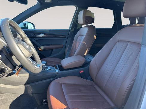 Used 2020 Audi Q5 2.0T Premium w/ Convenience Package image 9