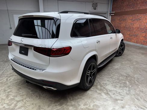 Used 2023 Mercedes-Benz GLS 580 4MATIC image 5