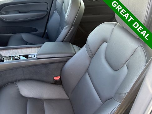Used 2022 Volvo XC60 B5 Momentum w/ Protection Package Premier image 28