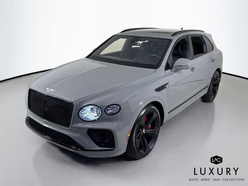 Used 2022 Bentley Bentayga image 3