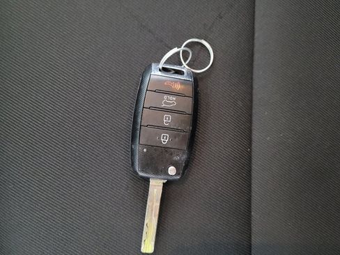 Used 2014 Kia Soul + FWD image 32