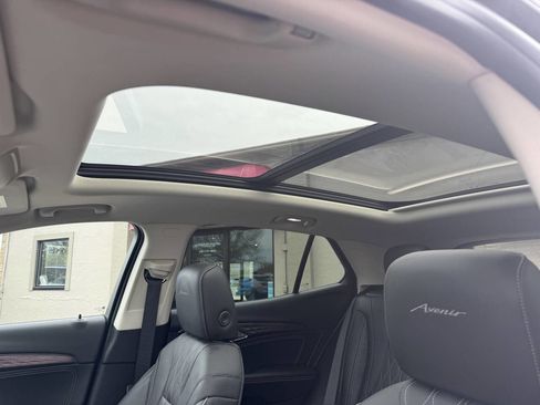 Used 2021 Buick Envision Avenir w/ Technology Package II AWD/4WD image 3