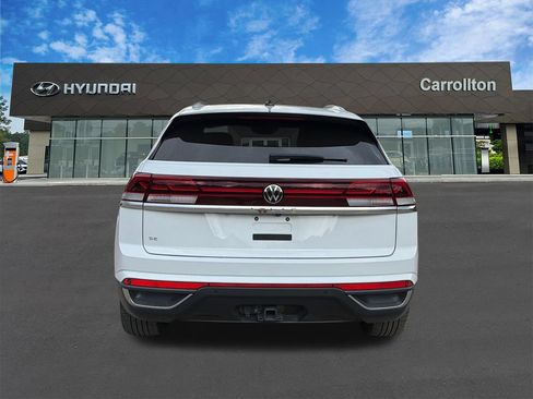 Used 2024 Volkswagen Atlas Cross Sport SE FWD image 5