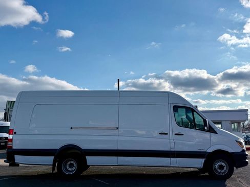 Used 2014 Mercedes-Benz Sprinter 3500 image 4