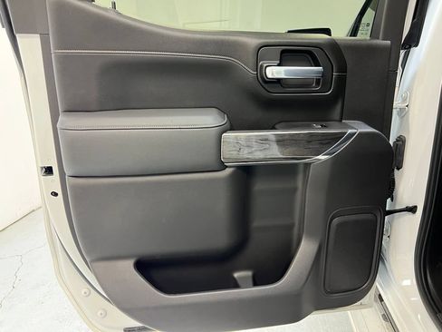 Used 2021 Chevrolet Silverado 1500 LTZ AWD/4WD image 26