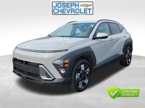 Used 2024 Hyundai Kona SEL AWD/4WD image 2