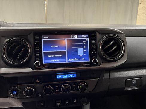 Used 2022 Toyota Tacoma TRD Sport AWD/4WD image 28