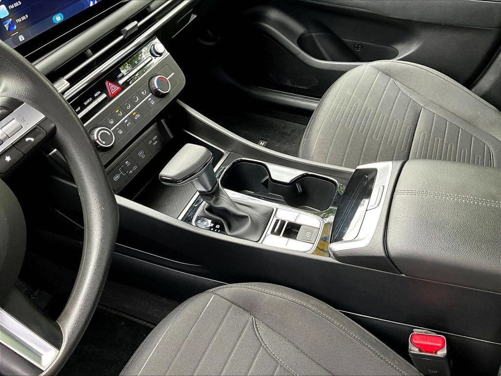 Used 2025 Hyundai Santa Cruz SE AWD/4WD image 21
