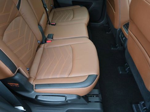 Used 2023 Nissan Pathfinder Platinum w/ Cargo Package AWD/4WD image 38