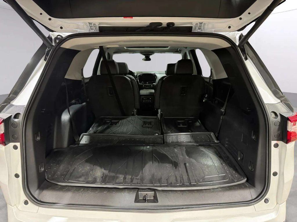 Used 2021 Chevrolet Traverse Premier w/ LPO, Floor Liner Package AWD/4WD image 31