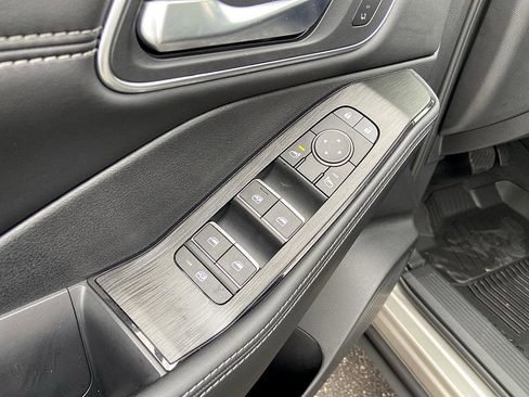 New 2026 Nissan Rogue Platinum image 10