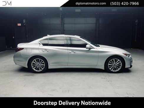 Used 2018 INFINITI Q50 Luxe w/ Cargo Package (L95) RWD image 8