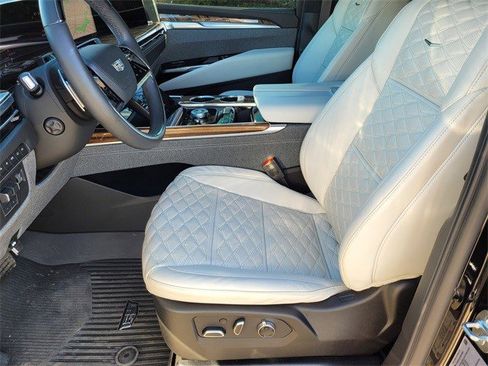 Certified 2025 Cadillac Escalade Sport Platinum w/ LPO, Floor Liner Package image 2