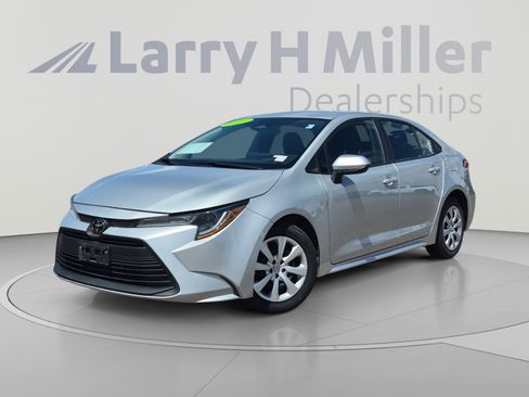 Used 2024 Toyota Corolla LE FWD image 1