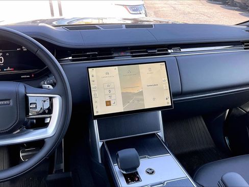 New 2026 Land Rover Range Rover Long Wheelbase SE AWD/4WD image 9