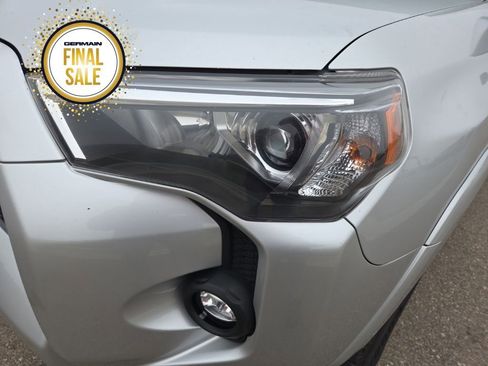 Used 2022 Toyota 4Runner SR5 image 11