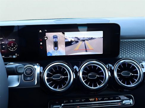 Certified 2025 Mercedes-Benz GLB 250 4MATIC image 23