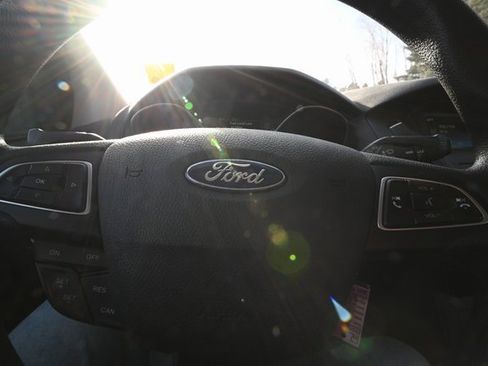 Used 2018 Ford Focus SE image 12