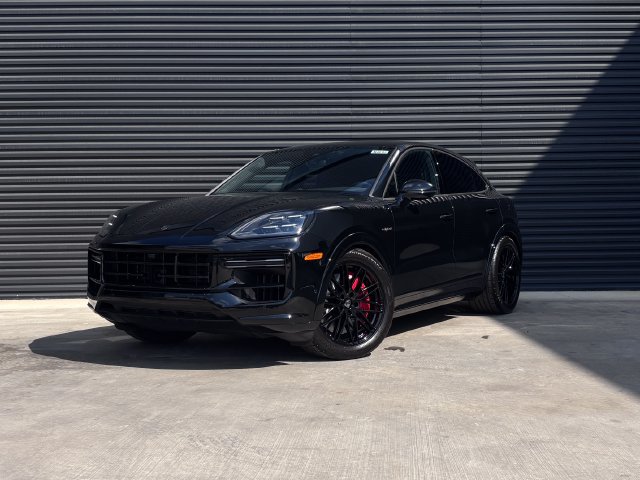 New 2026 Porsche Cayenne Turbo AWD/4WD image 1