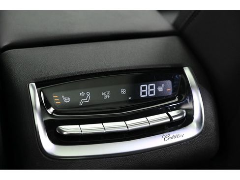 Used 2025 Cadillac XT6 Premium Luxury image 29