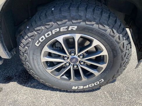 Used 2019 Ford F150 XLT w/ Equipment Group 302A Luxury AWD/4WD image 14