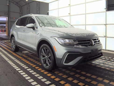 Used 2023 Volkswagen Tiguan SE image 4