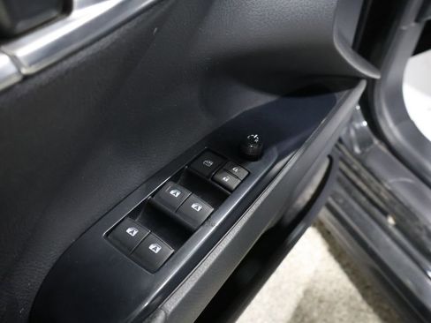 Used 2018 Toyota Camry SE image 13