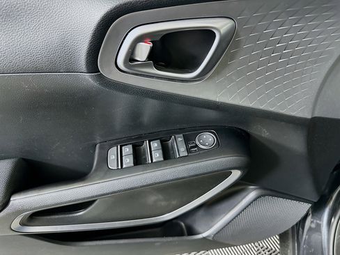 Used 2025 Kia Soul LX w/ LX Technology Package image 15