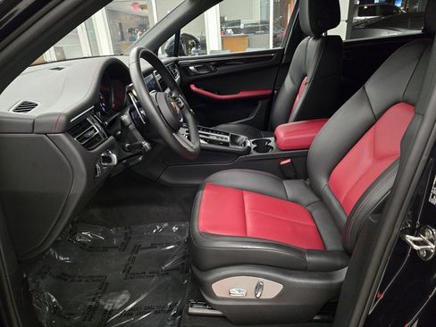 Used 2023 Porsche Macan image 17
