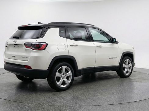 Used 2025 Jeep Compass Limited AWD/4WD image 9