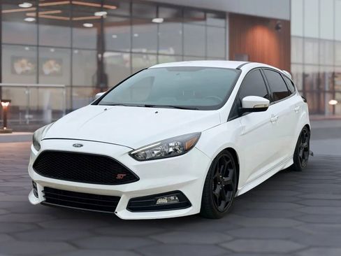 Used 2017 Ford Focus ST image 1