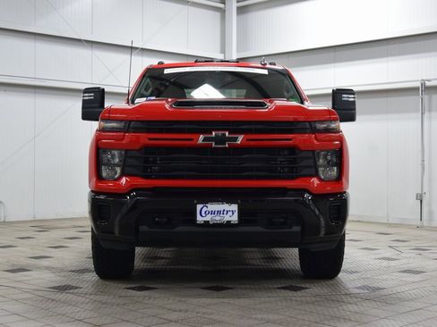Used 2024 Chevrolet Silverado 2500 Custom w/ Custom Value Package image 2