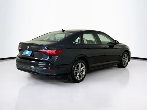 Used 2023 Volkswagen Jetta SE FWD image 7