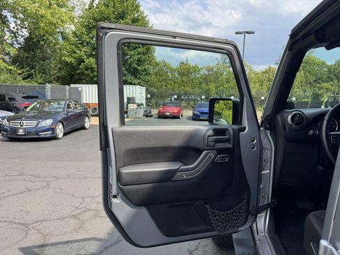 Used 2014 Jeep Wrangler Unlimited Sport w/ Quick Order Package 24S AWD/4WD image 18