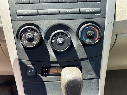 Used 2010 Toyota Corolla LE FWD image 12