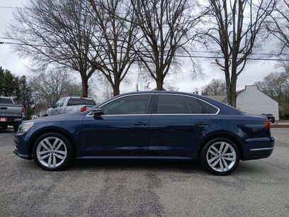 Used 2018 Volkswagen Passat 2.0T SE