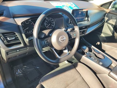 Used 2023 Nissan Rogue SV FWD image 12