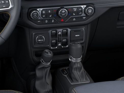 New 2026 Jeep Wrangler Unlimited Sahara AWD/4WD image 25