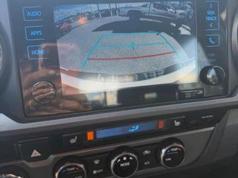 Used 2018 Toyota Tacoma 4x4 Double Cab image 19