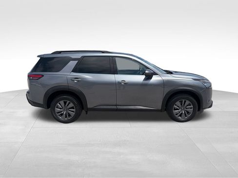 Used 2024 Nissan Pathfinder SV AWD/4WD image 11