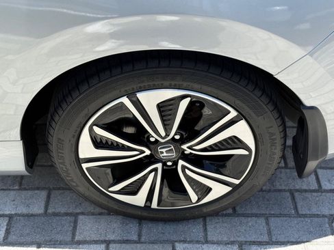 Used 2018 Honda Civic EX-T image 30