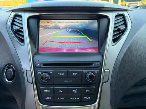 Used 2014 Hyundai Azera Limited w/ Option Group 02 FWD image 19