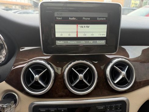 Used 2015 Mercedes-Benz GLA 250 4MATIC image 13