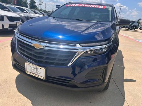 Used 2022 Chevrolet Equinox LS AWD/4WD image 3